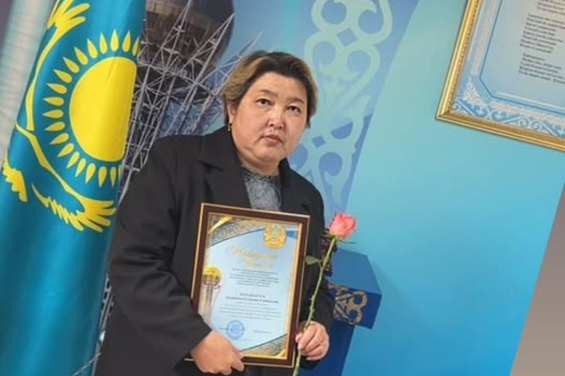 Поздравляем! 🎉 В честь Дня профсоюза работников образования Авкубаева Гульжан Садыковна награждена грамотой за добросовестный труд в системе образования, высокий профессионализм и активное участие в профсоюзной деятельности.